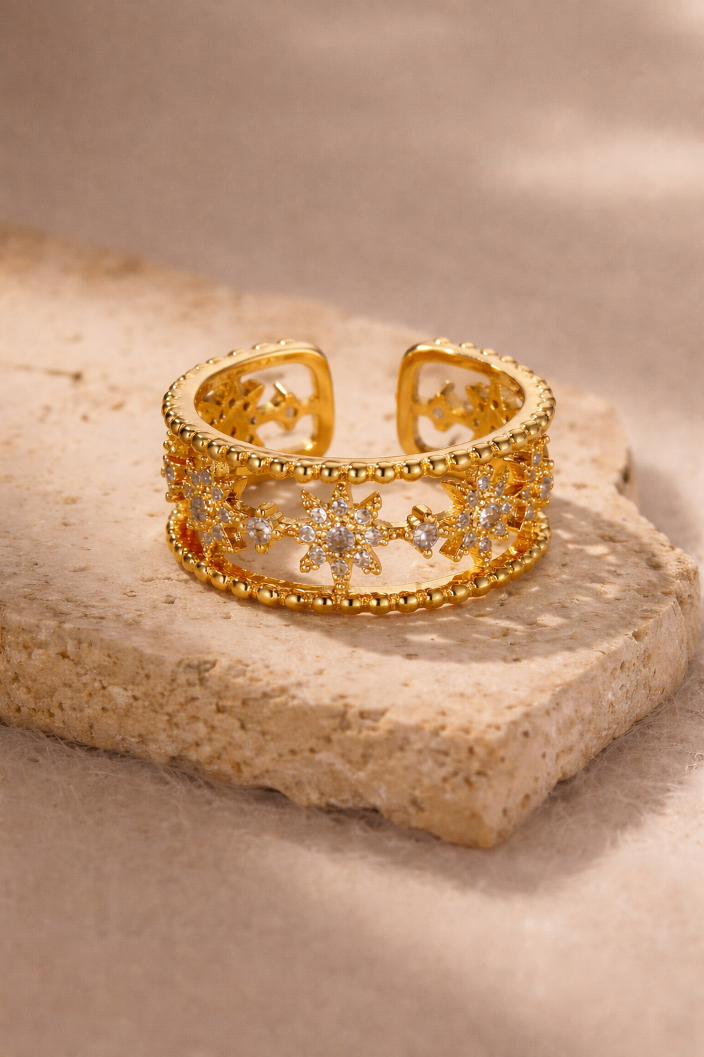 ISOLDE Zirconia Star Band Ring Gold
