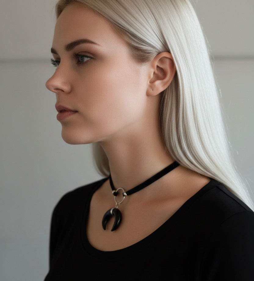 ASTRA Black Onyx Horn O Ring Choker Silver