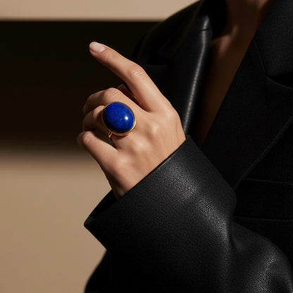 Bague de déclaration AYA en lapis-lazuli et or