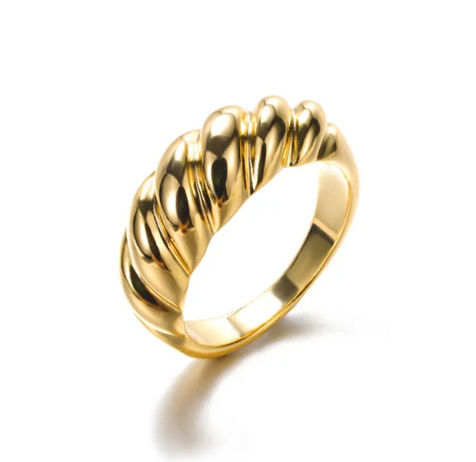 CONCH Shell Ring - Gold