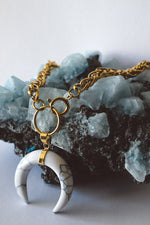 Load image into Gallery viewer, Gemstone Horn O Ring Wheat Chain Choker - Gold
