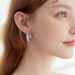 Load image into Gallery viewer, CONCH Hoop Earrings - Silver
