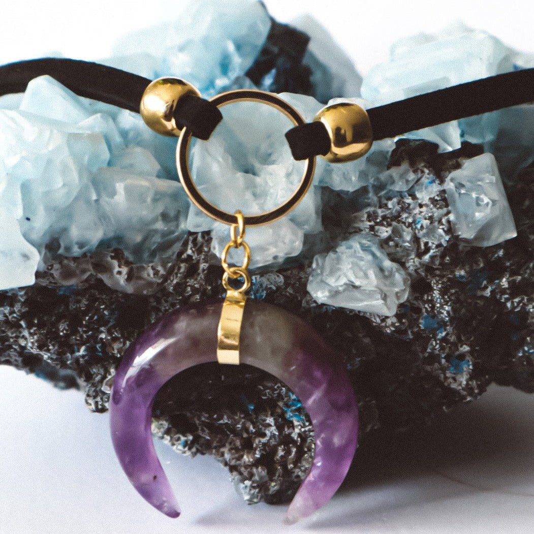 Amethyst Horn O Ring Choker - Gold - s o l i s t i a l