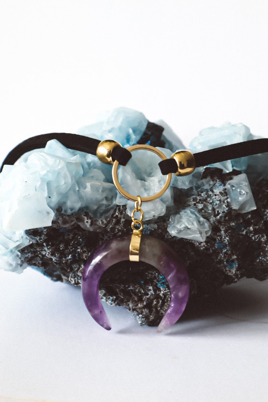 Amethyst Horn O Ring Choker - Gold - s o l i s t i a l