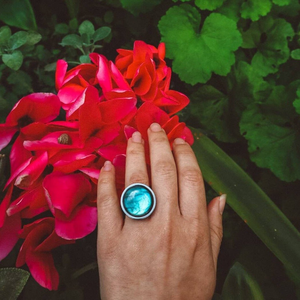 AYA Blue Labradorite Statement Ring Silver - s o l i s t i a l