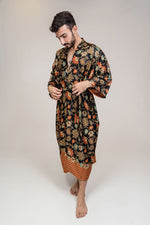 Lade das Bild in den Galerie-Viewer, Mens Black Orange Floral Silk Long Kimono Robe
