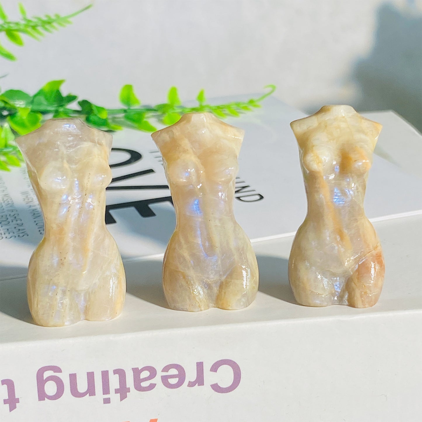 DIVINE Natural Moonstone Female Ornament