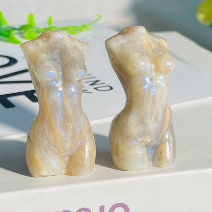 DIVINE Natural Moonstone Female Ornament