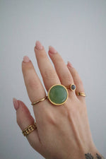 Cargar imagen en el visor de la galería, Green Aventurine Statement Ring - Gold
