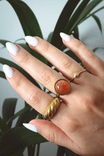 Load image into Gallery viewer, sunstone ring, sunstone jewellery, sunstone jewelry, gold sunstone ring, round natural sunstone ring
