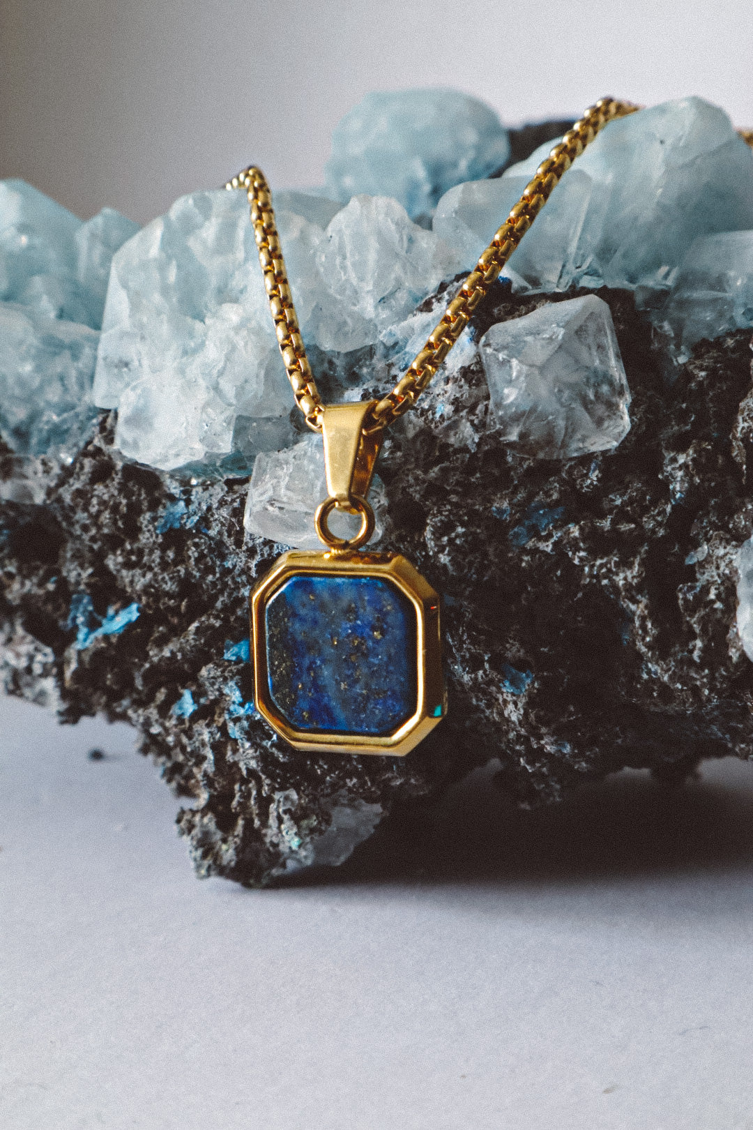 Lapis Lazuli Pendant Chain Necklace - Gold