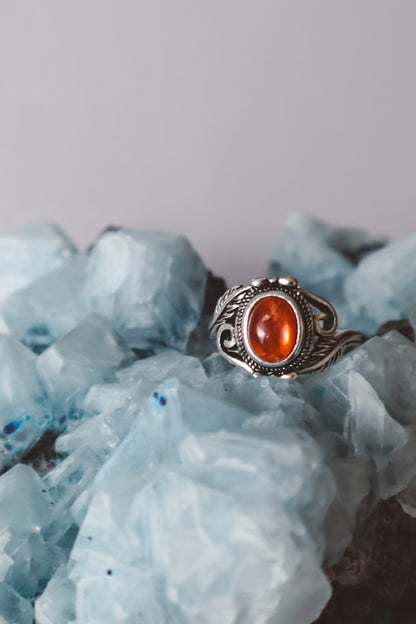 VINES Sunstone Dainty Ring Silver