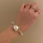 Load image into Gallery viewer, Pearl Hair Band - Bracelet
