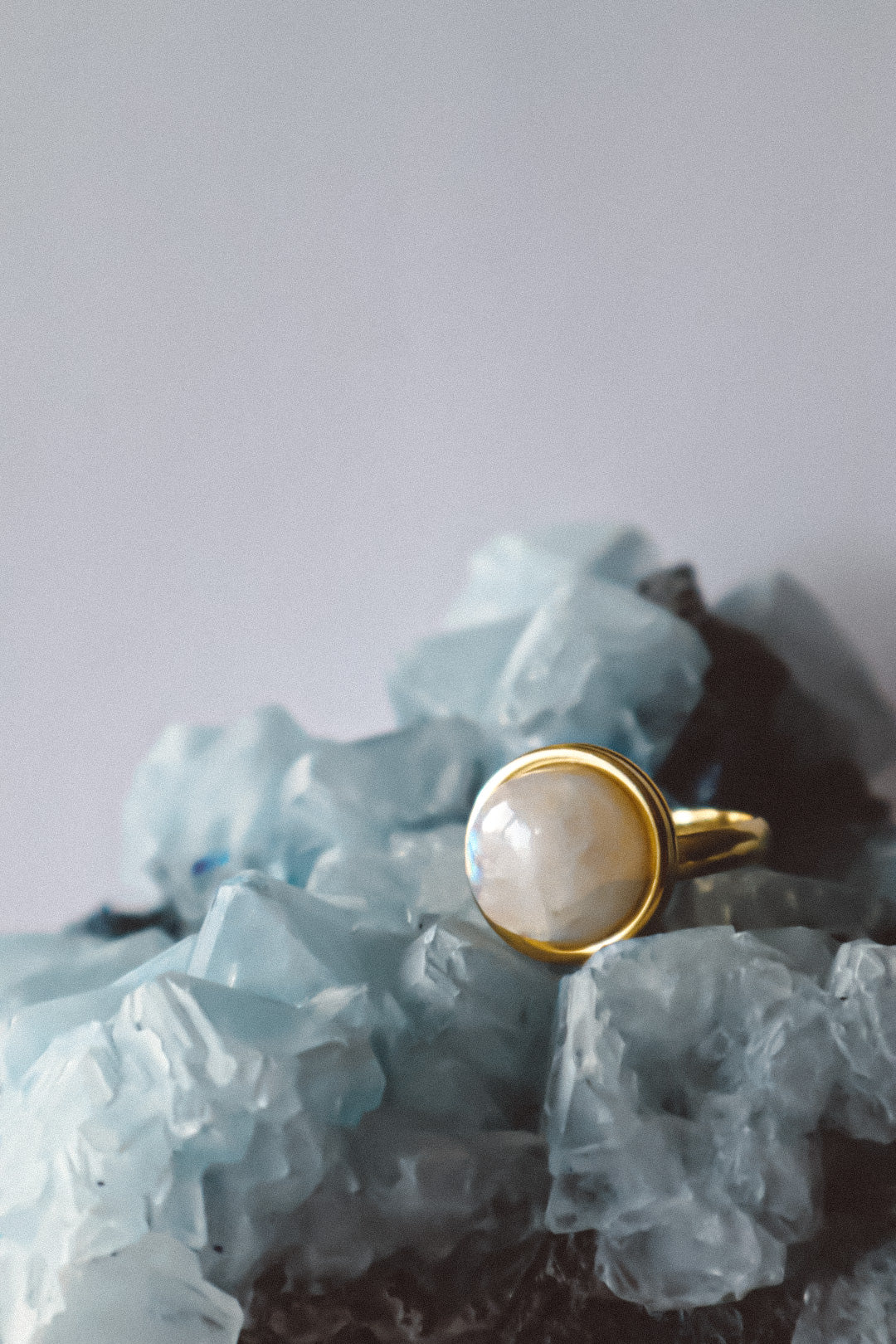 Moonstone Ring - Gold