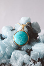 Load image into Gallery viewer, Larimar Statement Pendant Necklace - Gold
