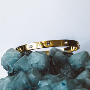 Zircon Solid Bangle Bracelet - Gold