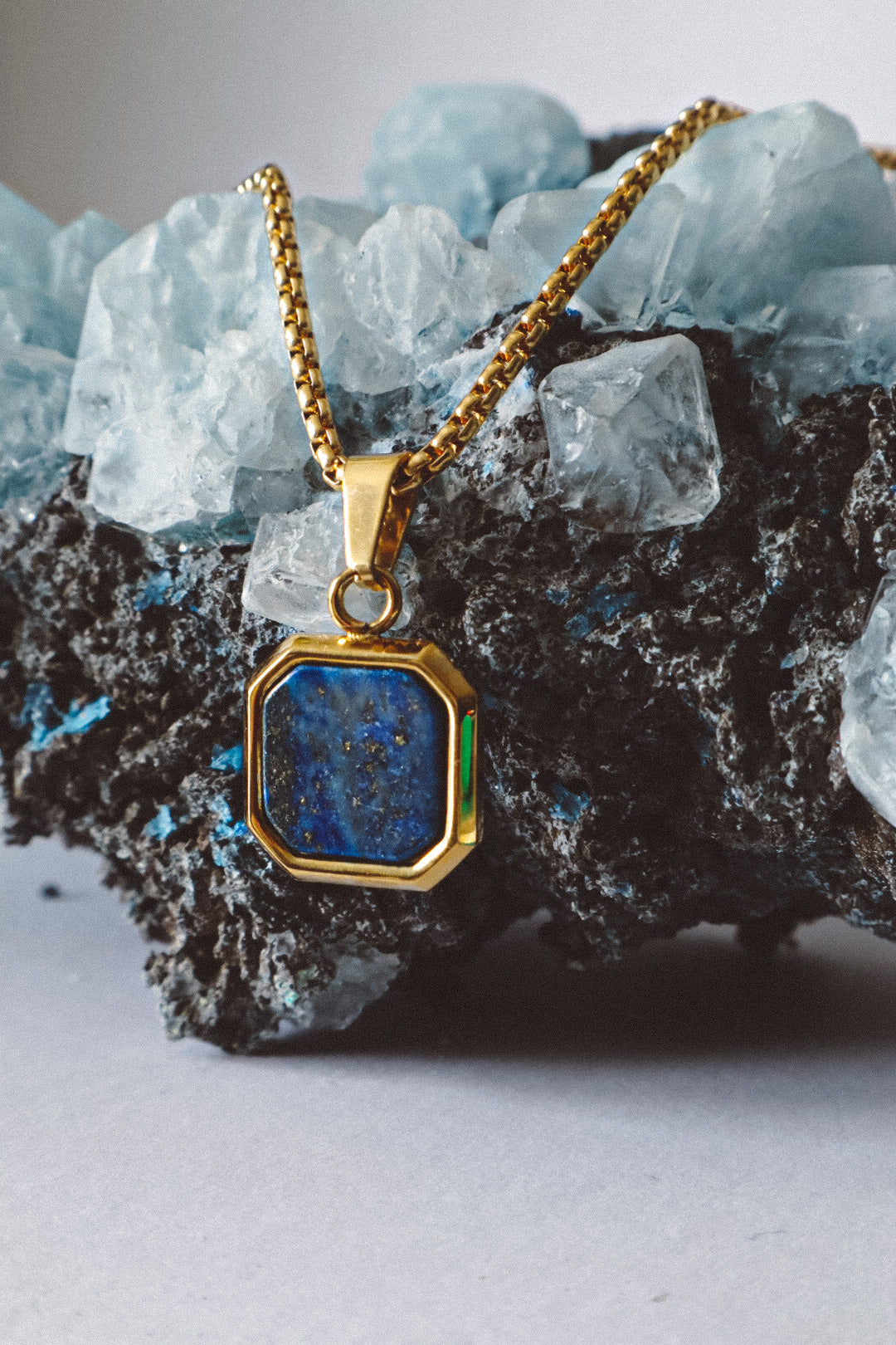 Lapis Lazuli Pendant Chain Necklace - Gold