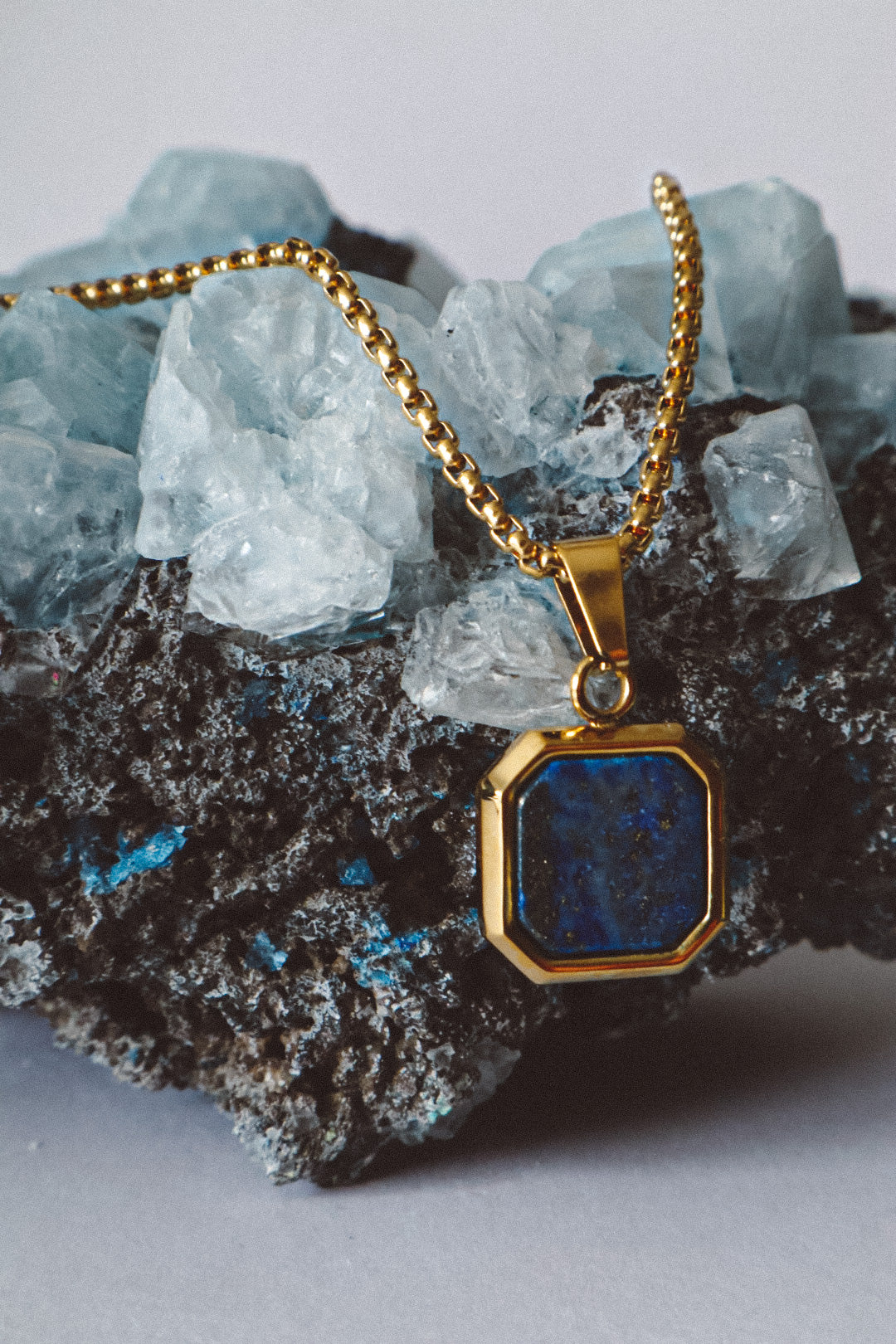 Lapis Lazuli Pendant Chain Necklace - Gold