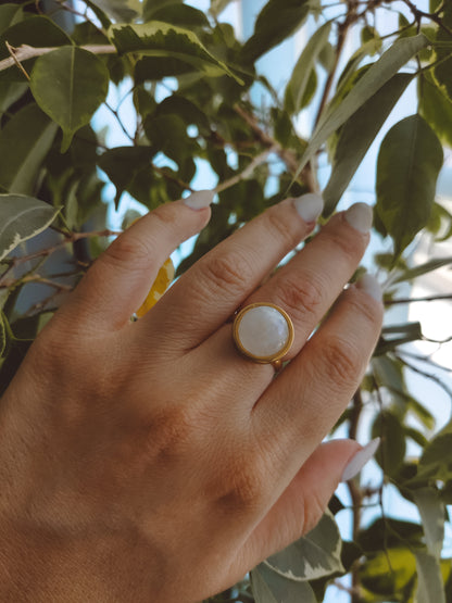 DAYA Moonstone Ring Gold