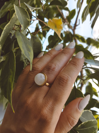 DAYA Moonstone Ring Gold