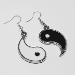 Yin and Yang Earrings Set