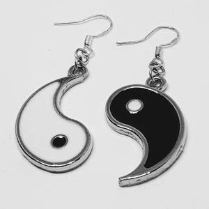 Yin and Yang Earrings Set