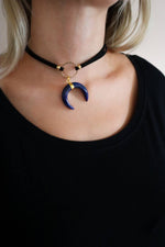 Load image into Gallery viewer, Lapis Lazuli Crescent Moon O Ring Choker - Gold
