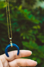 Load image into Gallery viewer, Lapis Lazuli Crescent Moon O Ring Choker - Gold
