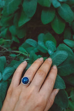 Cargar imagen en el visor de la galería, CHHOTA Lapis Lazuli Gemstone Ring - Silver

