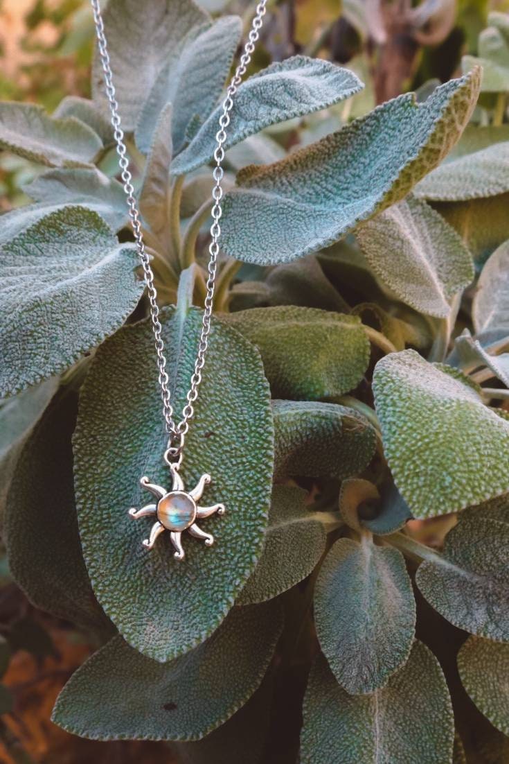 Labradorite Sun Minimalist Pendant Necklace - Silver