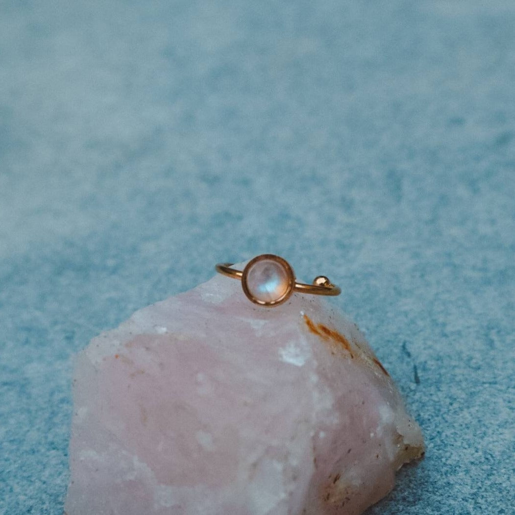 ODESSA Rainbow Moonstone Ring Rose Gold