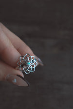 Load image into Gallery viewer, flower and ring, lotus blossom ring, flower ring jewelry, ring jewellery, lotus flower ring, ethiopian opal ring, opal ring, 925 silver ring, opal ring 925 silver, flower ring with opal, real opal ring, natural opal ring, genuine opal ring

