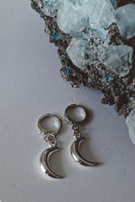 Load image into Gallery viewer, Moon Dangling Dainty Earrings - Silver
