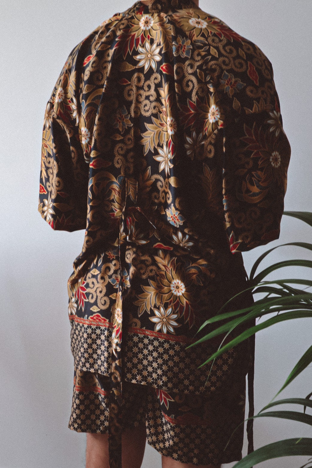 Black Gold Floral Silk Kimono Shorts Set Mens - Lotus