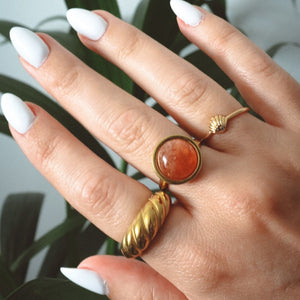 sunstone ring, sunstone jewellery, sunstone jewelry, gold sunstone ring, round natural sunstone ring