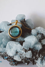 Load image into Gallery viewer, Labradorite Statement Pendant Necklace - Gold

