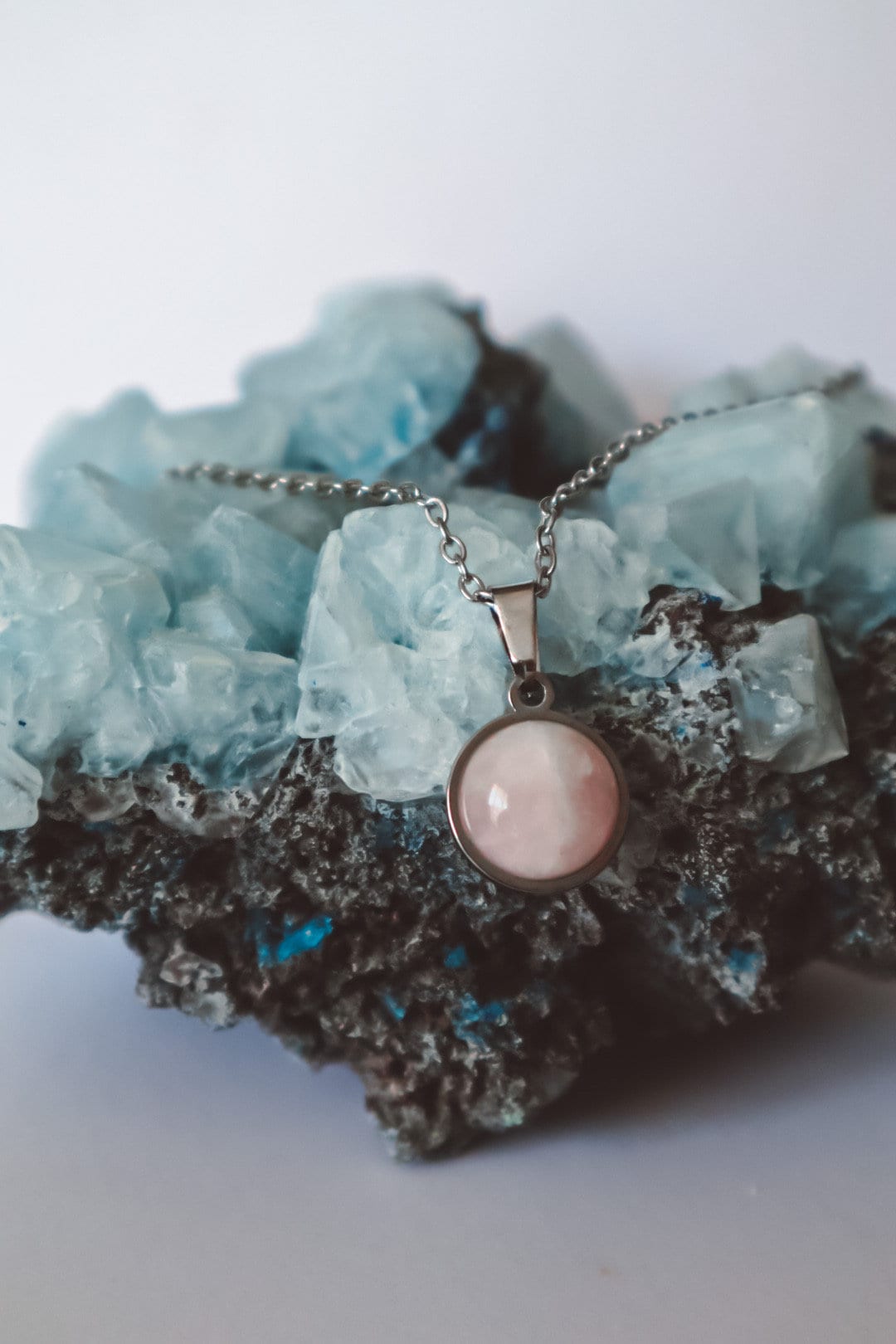 Collier pendentif minimaliste en quartz rose - Argent