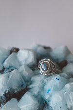 Load image into Gallery viewer, Labradorite Dainty Ring - Silver
