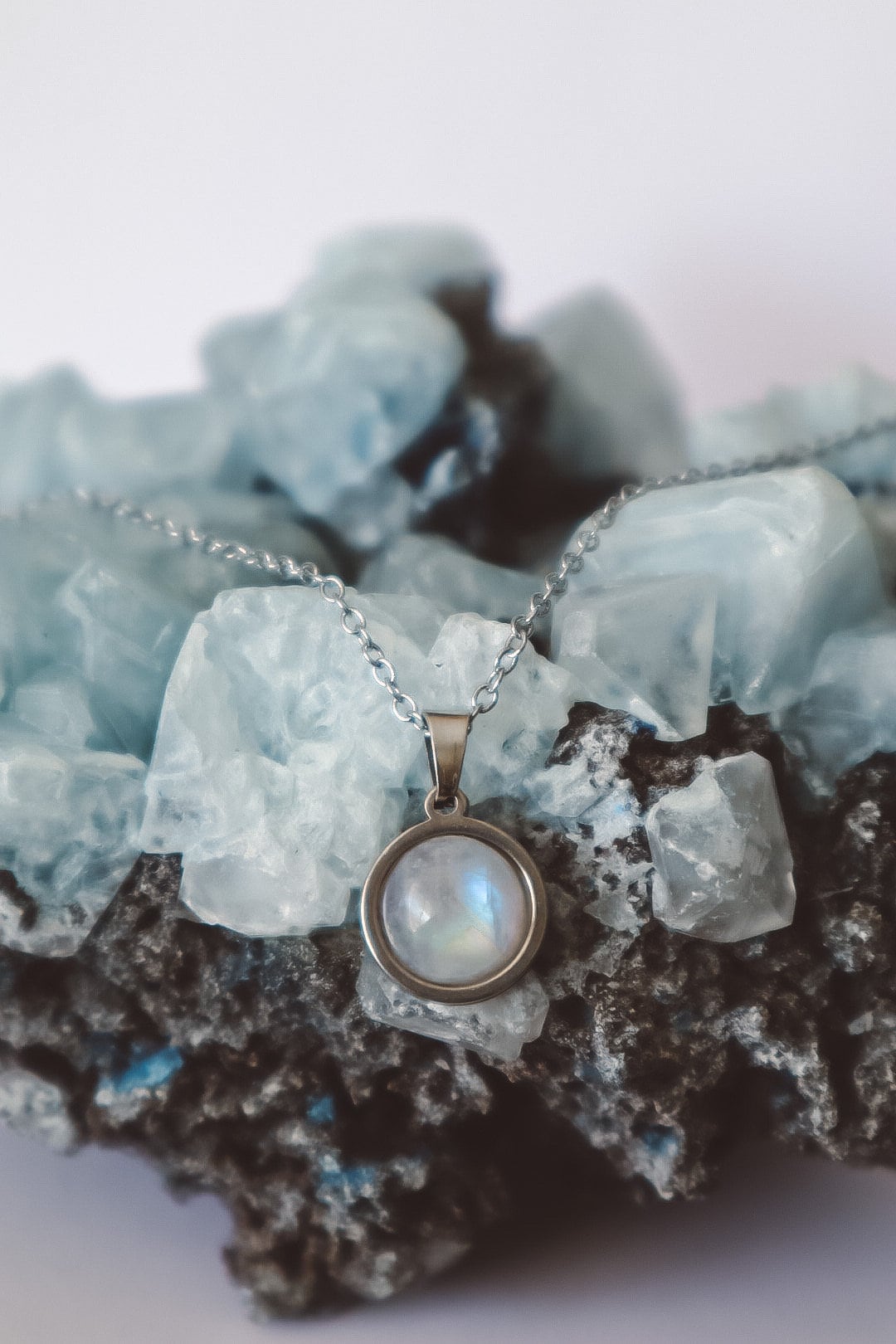 Rainbow Moonstone Minimalist Pendant Necklace - Silver/Gold