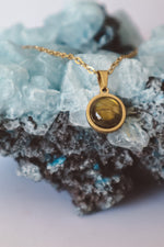 Load image into Gallery viewer, Green Labradorite Pendant Necklace - Gold
