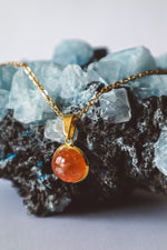 Load image into Gallery viewer, Sunstone Minimalist Pendant Necklace Gold

