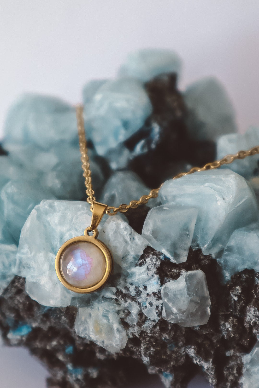 Rainbow Moonstone Minimalist Pendant Necklace - Silver/Gold