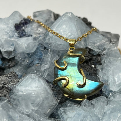 Fire Green Labradorite Moon Necklace - Gold 925 Silver