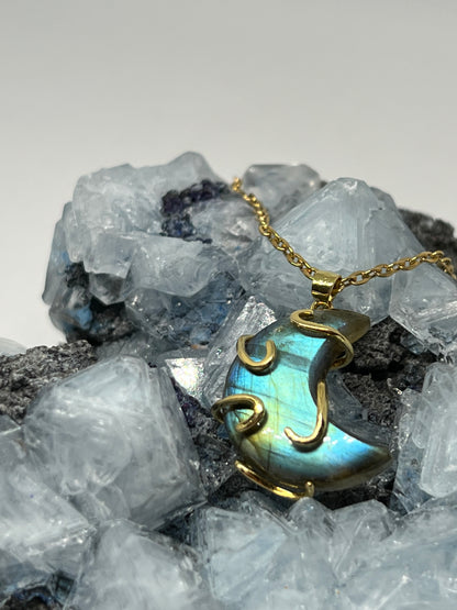 Fire Green Labradorite Moon Necklace - Gold 925 Silver